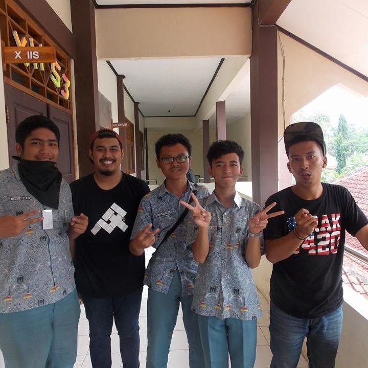Musik adalah impianku ;)