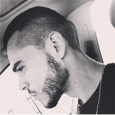Compositeur/BeatMaker chez MangProd   http://t.co/ZsFhaFAEim