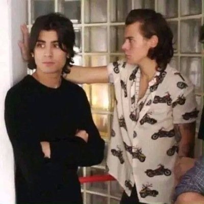 Follow @BooBear_Nialler cus she told me to give you a free follow. dont follow this. follow @BooBear_Nialler please!
