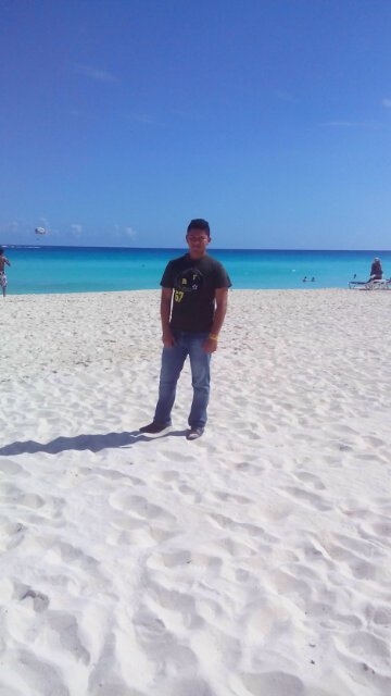 Buena onda, Me gusta el ♥Beisbol♥ y lo juego☺.