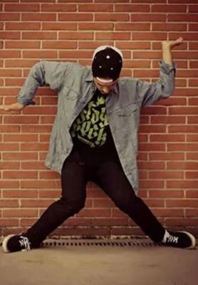 Matt, Napoletano. Standup dancer . Love hip hop culture. E c t'aggia ricere chiu . E c to dic a fa