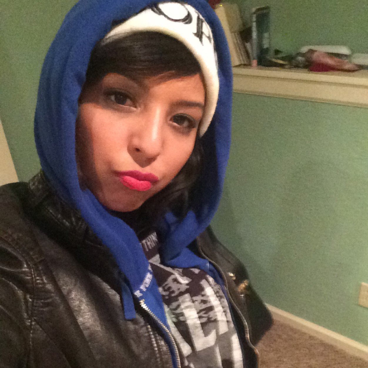 andnowimruined's profile picture. One half of a lovey dovey couple, two-thirds lipstick, and three times a lady.