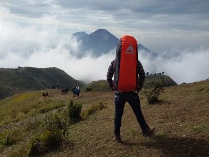 gendut...pendiam..dan suka ngupil
