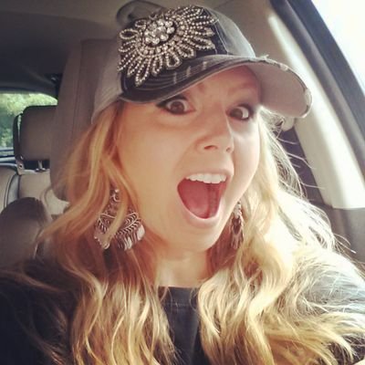 Writer/photographer for Transformed Magazine. Wife. Mom of 2. Lover of all things food, beauty and Jesus.