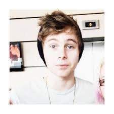 follow @frvrlukemyluvs 'coz she gave you a free follow