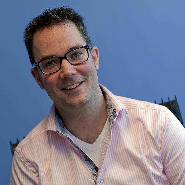 Strategisch marketing management, ondernemerschap, resultaatgericht, streef altijd naar vooruitgang, Bredanaar, NAC supporter, hardloper en liefhebber van soep.