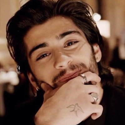 hey there beautiful I gave u a free follow and it would mean a lot if u could follow @smokeszarry in return (ask for a fb if u like) ilysm
