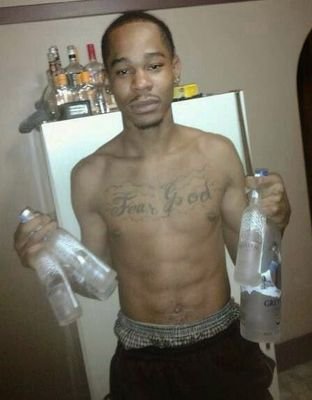 real recognize real and I'm the realist about to fuck the rap game up in a major way I do this for my family and the streets R.I.P JOE SKEE ,ERV,BOO MAN, JMONEY