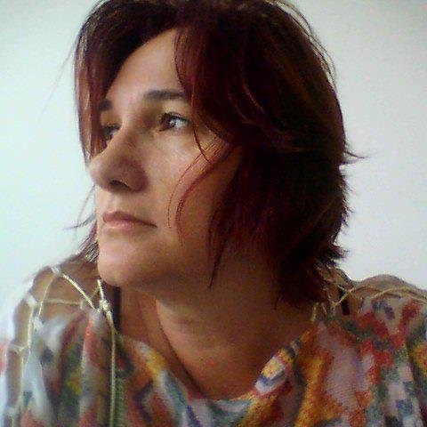 Corretora de imóveis, atuo em Salvador e Lauro de Freitas. Se quiser alguma informação mande mensagem.