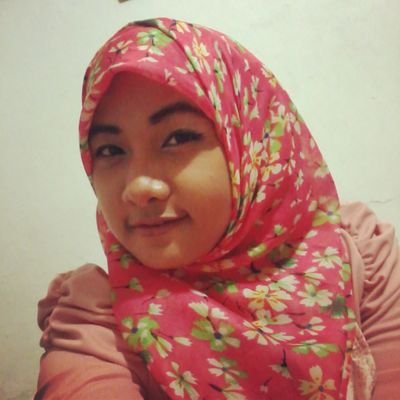 3in my kids heart3 3in your soul of course3
#carrier woman #coffeaddict #red #green 3Silvia.R.Alfara3 3Fadhil.R.Asyari3