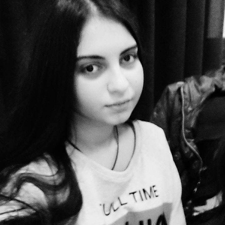 I'm Ann.Follow Me And I'll Follow You Back :) Add Me On FB : https://t.co/UEa2TuSkjo