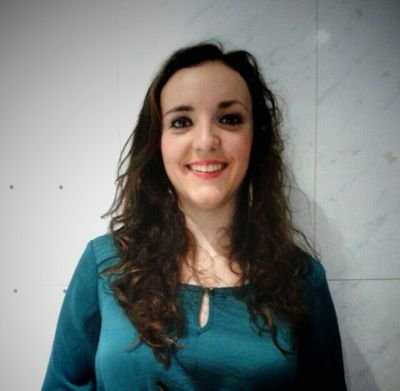 amante de la lectura y de la tranquilidad,luchadora e indecisa en muchos aspectos de la vida :)