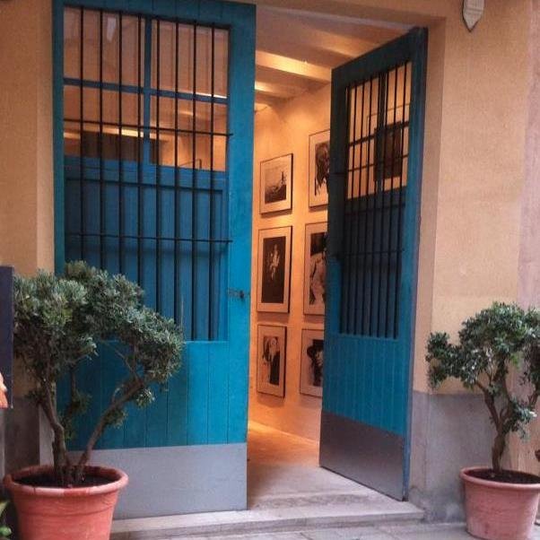 It´s a Gallery, and private dining venue in the heart of Palma´s beautiful Old Town.