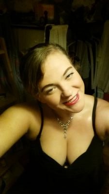 FoxIssy's profile picture. 