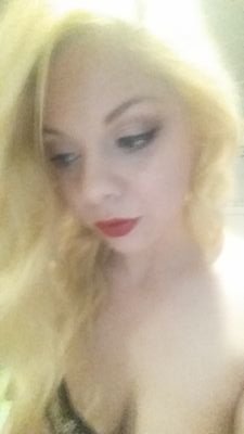 NSFW, 18+ only! My dream job would be a naked DJ. Camgirl. Hoop Dancer. Future Musical Dynamo. Check out my webcam on CB! XD