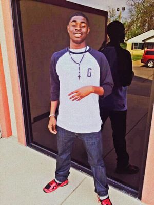 I don't set out to be different,i set out to be me,people think it's different.