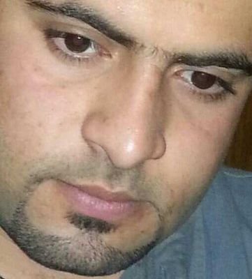 ‏‏ماكرر كلامي الصار وياك
غلطة وعبره صارت والها عديت
امس كتلك (احبك) بين قوسين
وانته بقوس واحد بسهم رديت