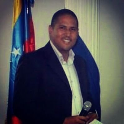 Profesor Universitario, Universidad Pedagógica Experimental Libertador. MSc. en Educación Matemática (UPEL) y Física (UDO) • Locutor Comercial UCV 47555.
