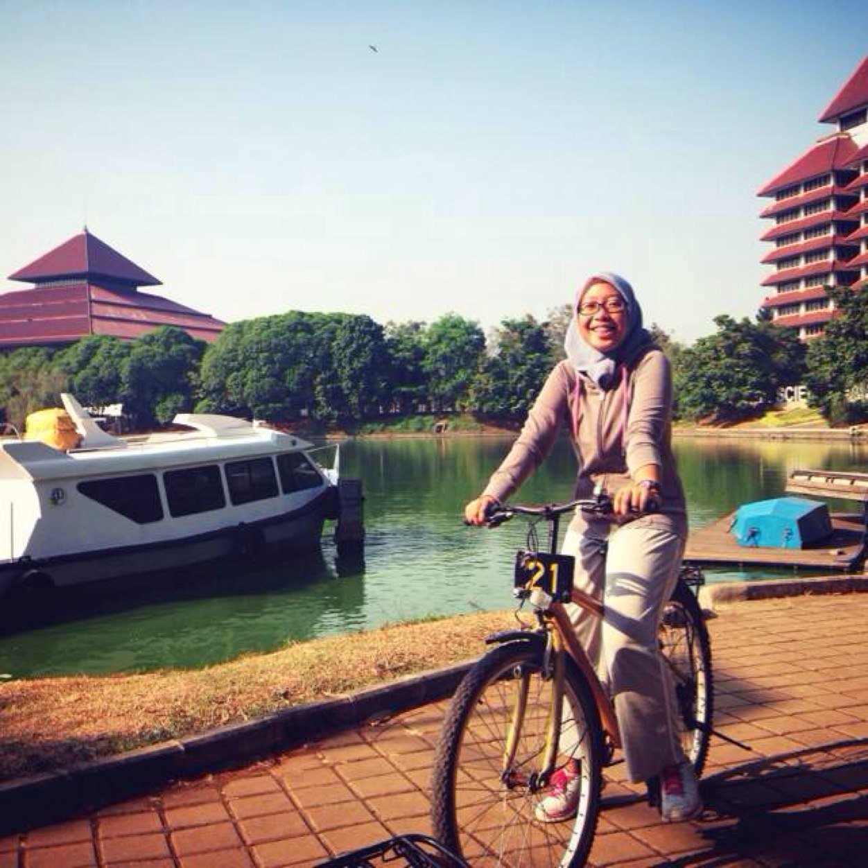 Dream. Explore. Discover. | M-890-UI | KSR PMI Jakarta Pusat | Environmental Health FKM-UI |