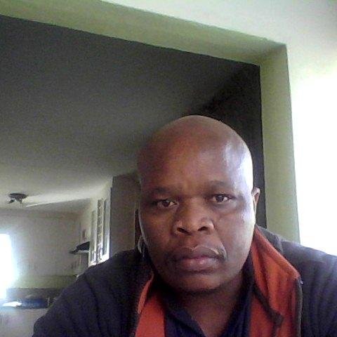 Real estate agent in and around Pretoria North & Pretoria West. Looking to buy, sell and invest in Real Estate? For free no obligation property valuation DM me.