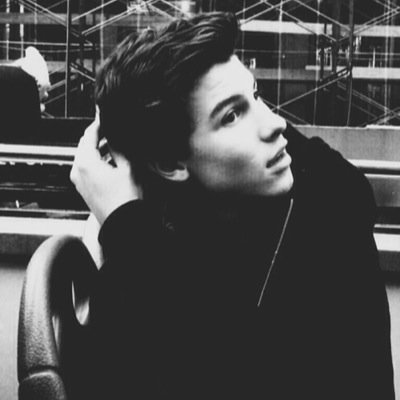 follow @caniffxyay and get her to 1,000! :)