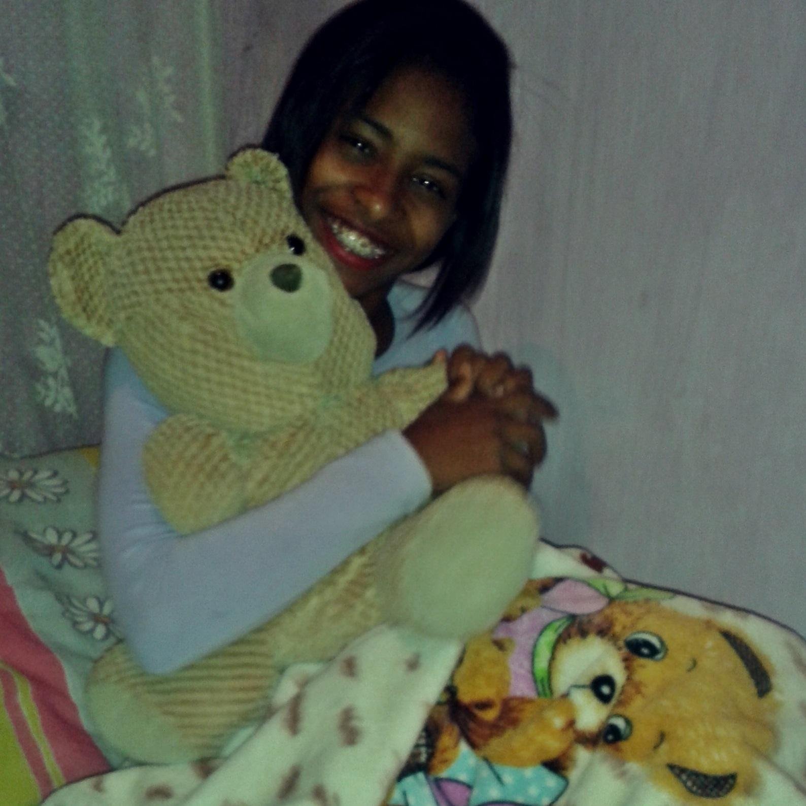 apenas uma menina com inocência de criança,malícia de adolescente e sentimento de mulher......sZ