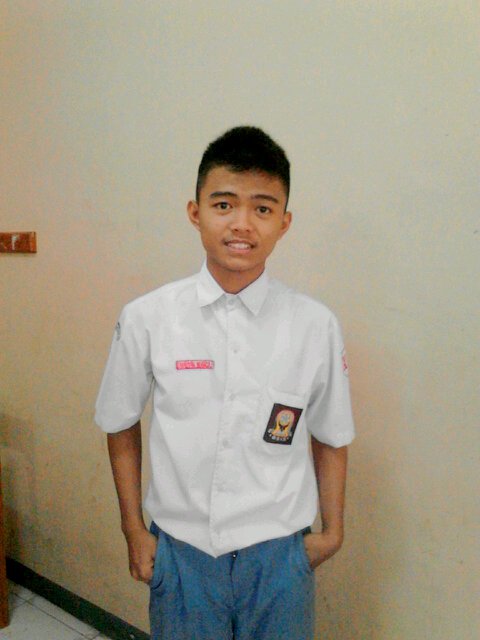 Vocational High School 5 Surakarta | XII Elektronika Industri B | Menjadi diri sendiri dan lebih menghargai diri sendiri, itu lebih baik. ツ || Pin:32F9F513
