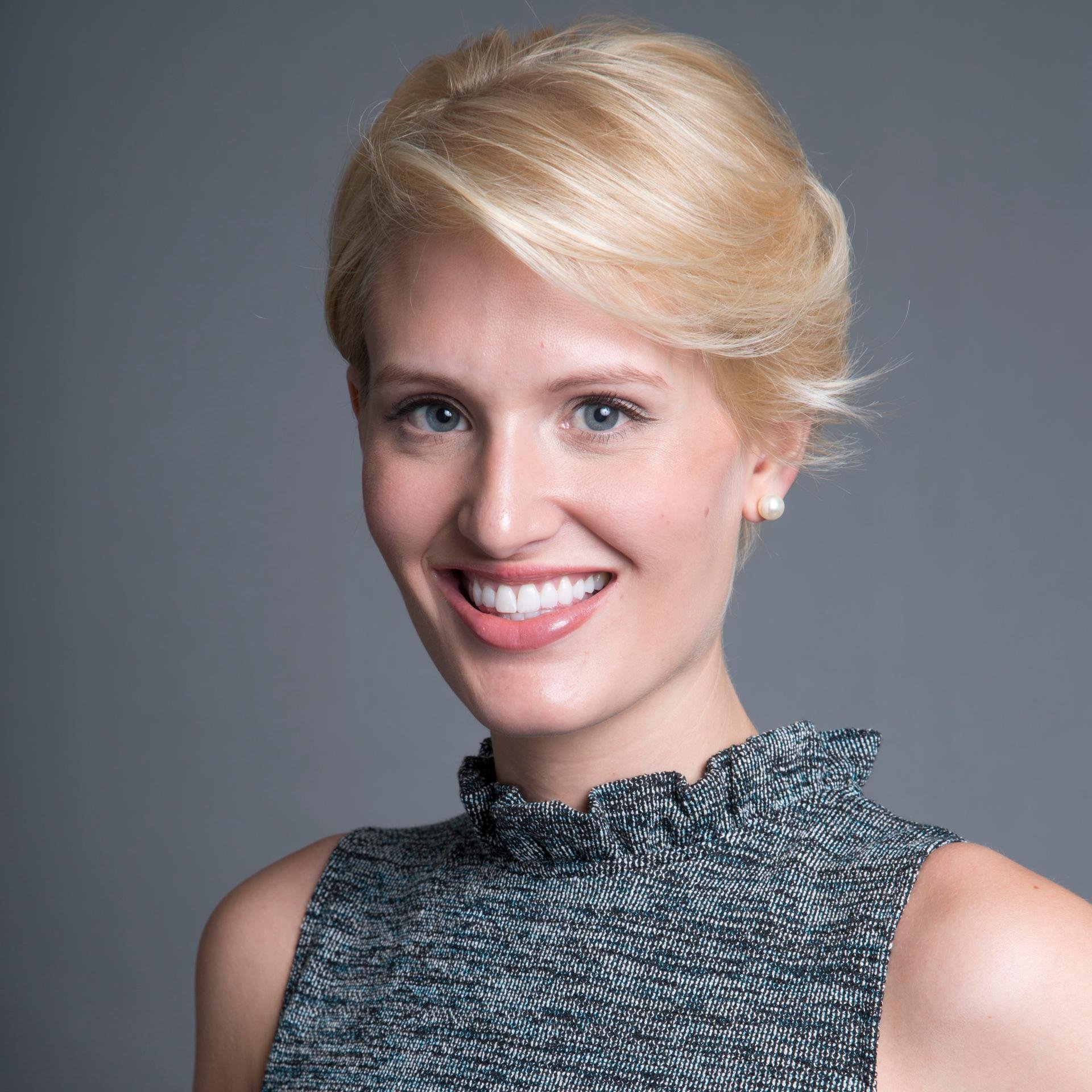 Constant entertainer, passionate PR girl, wannabe chef, fashion & travel lover. @EdelmanChi SAE. @BeBrightPink Education Ambassador. Thoughts are my own.