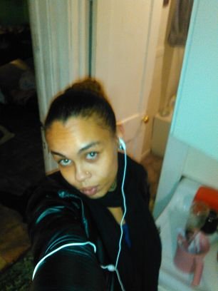 Hi im a beautiful 26yr old single mom of 3 high school and college graduate just out here doing what i gotta do for mines getting this $$$$$