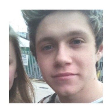 purtroppo mi hanno rubato l'account e quindi ho perso il follow di niall. Ho creato un nuovo account, uguale al precedente (@oakiall) per favore seguitemi. .