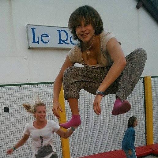 elvadcb's profile picture. 25 years. raised in Amsterdam. openminded. super cool. sporty.awsome. magic hands, they say