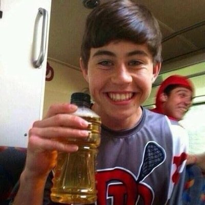 pls follow @icongrier bc she gave you this follow and follows u back. you're beautiful
