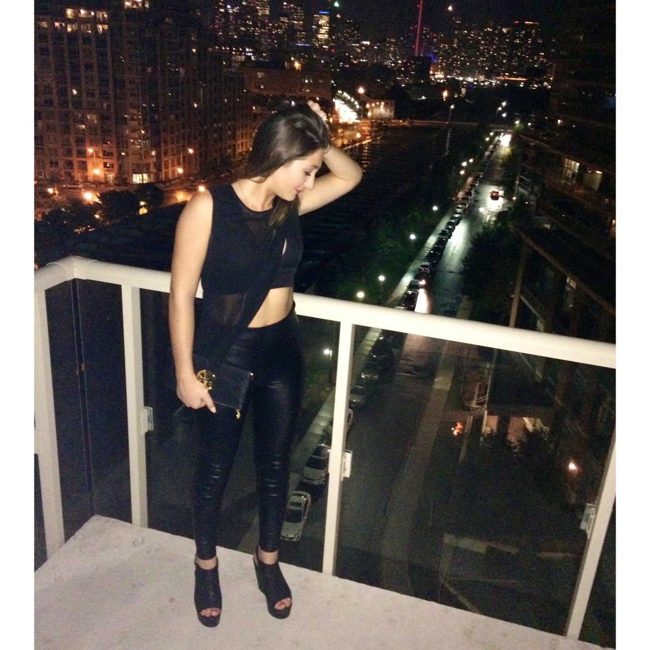 Manager at Fashiontruck Canada.     Insta: Nicoleharveyxx                    Contact me at: Nicole@fashiontruckcanada.com