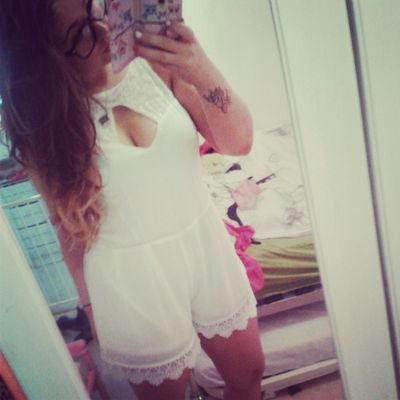 instagram courtneysykesx       got such a gorgeous daughter mummy loves you lola-mae!♥love my fam♥  !dont trust no one!just live your life to the full exist