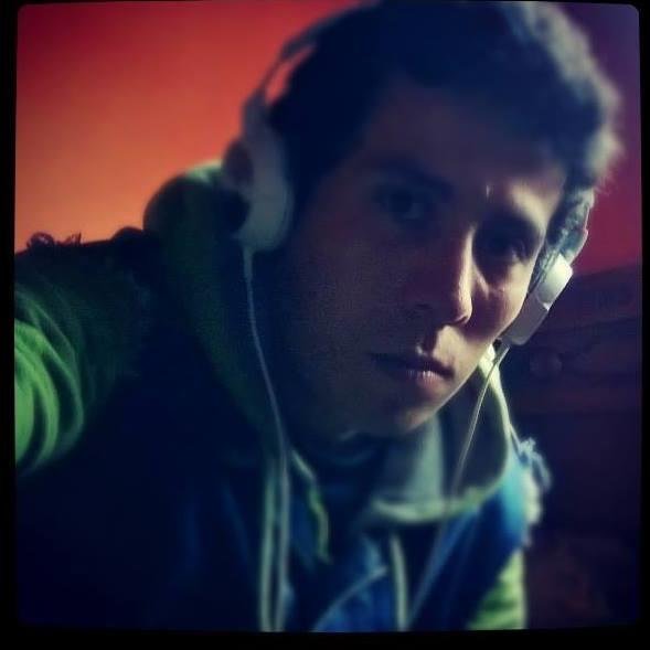 johanmillan90's profile picture. Se que soy un loco un pobre tonto, algo melancólico y un poco triste.