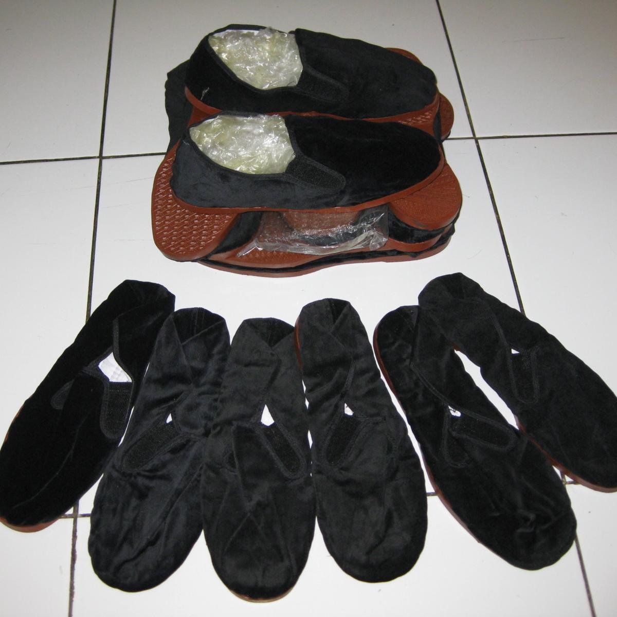 Ready Stock All Size 38 - 43. Minat PM Me  SMS/Whatsapp: 089636400709 ; bbm: 7D31A483.