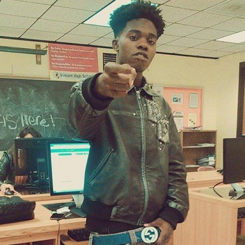 Fuck A Friend Be About Yo bussiness  FMOI:@HotBoyCash  FMOT:@TruTrappers