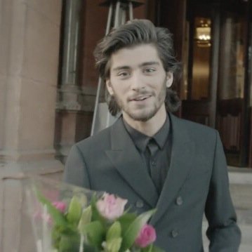 okiiiizayn's profile picture. i gave you a free follow yay ! please tag @eclousions in the link below ! it would mean the world x :)