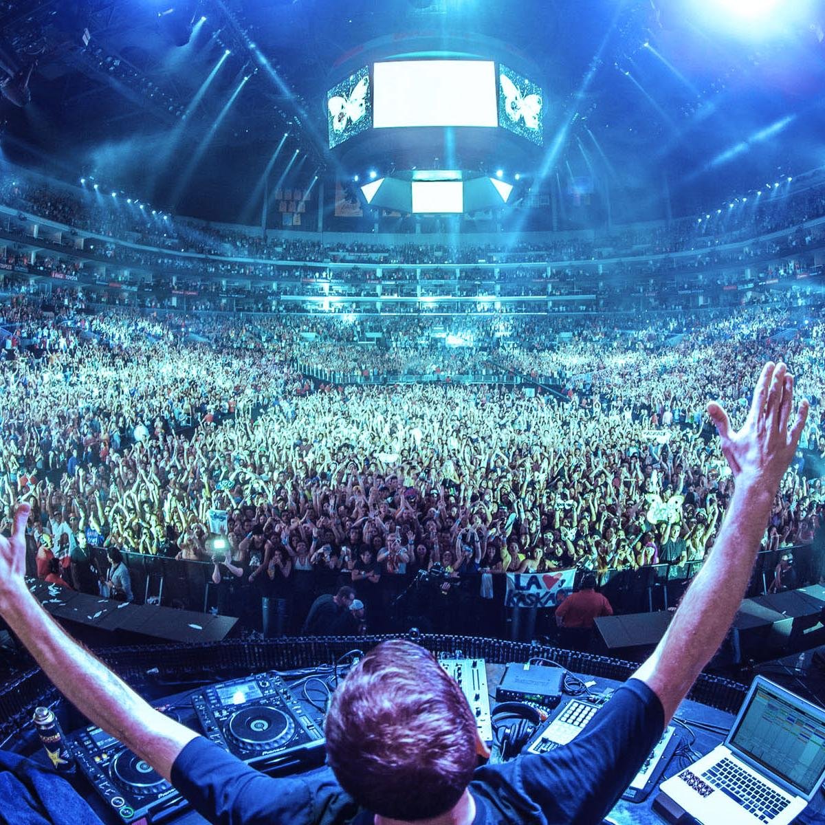 #EDMnation spreading the love for EDM to everyone around the world!