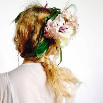 Hair Stylist based in Bristol with an interest in fashion photography and makeup.