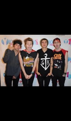 5SOS,michael clifford,luke hemmings,calum hood and ashton irwin u  complete my day when things get rocky and shatered you put me back together agin