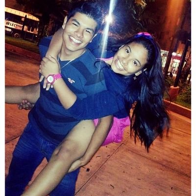 realmente soy feliz al tener lo que tengo, al estar donde estoy, y mas que todo a saber querer a quie me quiere ! Amo a rob p.