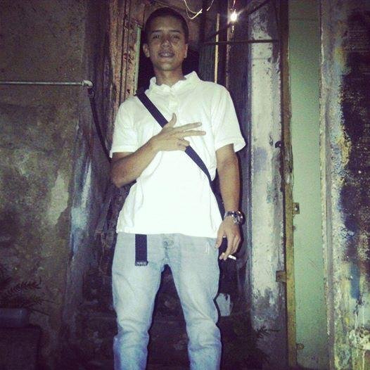 Buenas ;) Stemm OrlandoMediina Un chamo Con Viida Normal ;) Ahmm Con Buenas Viibras Y sii deceas Saber Mas de Mii Solo Siigueme *-*