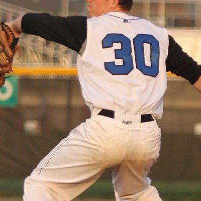 A pitcher in the midwest trying to make it to the Bigs. Ask me anything and DM me whatever you want. #BootyGang
