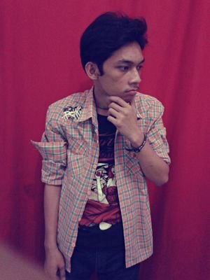 |Peace Love Rock |http://t.co/PkLsj0Tbi9 | kalo mau gaul itu pake gaya sendiri jangan ikut orang lain. SKIKS