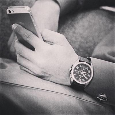 ‏وعلى سبيل الغرور لااشبة احد أعيش على كمية هائلة من الثقة ♡ ..، كل من عجز يوصلك قال فيك ✋⛔️