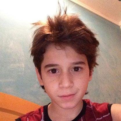 Adoro música (Rock) curto Linkin Park, ando de skate, sou flamenguista de coração, gosto muito de basquete, adoro esportes e adoro fazer novos amigos