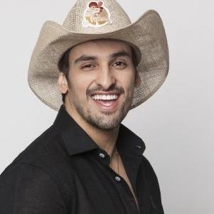 #Sertanejando
Cantor sertanejo 
25 anos 
Solteiro 
“Sou um cara muito autêntico e aonde chego, não chego para ser mais um.”