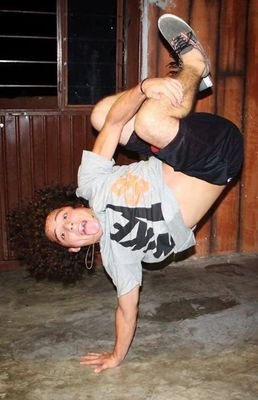 Me dedico a ..proteger admirar defender querer amar apoyar ser solo para el @brandon_meza y amo hacerlo bendiciones