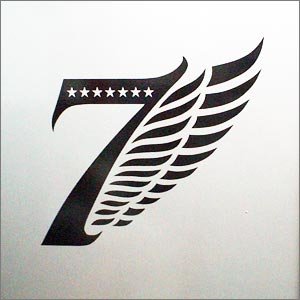 7star0327's profile picture. 最近エクバはじめました。
P帯でしぶとく100円貢いでいます(´；ω；｀)